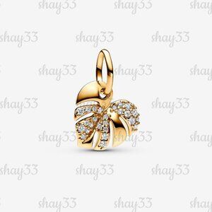 Pandora Sparkling Monstera Leaf Dangle Charm